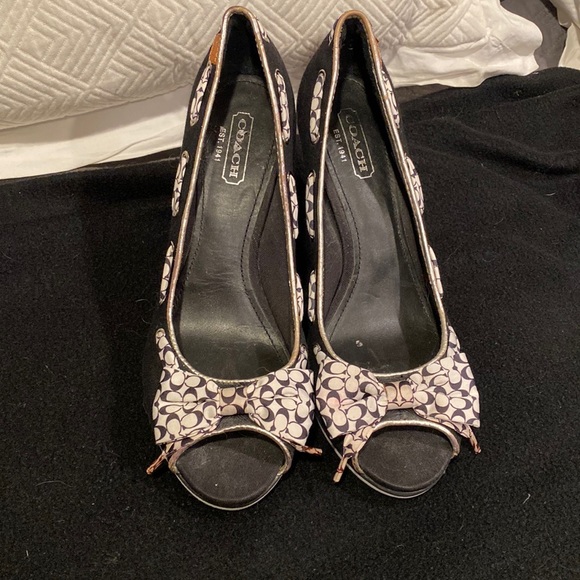 Women’s Coach signature wedge shoes size 8 - Picture 1 of 4